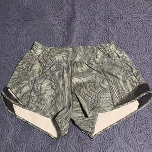 Lululemon Hotty Hot 4” Shorts